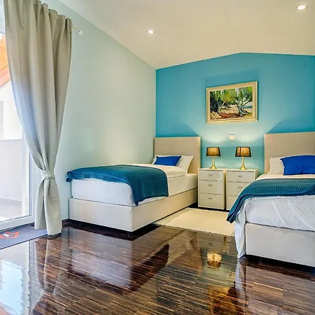Villa Captain's House - With Swimming Pool & Sauna *